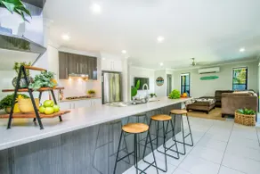 Dolphin Cove Agnes Water holiday home with pool & boat parking - Image 3
