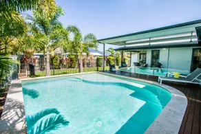 Dolphin Cove Agnes Water holiday home with pool & boat parking - Image 2
