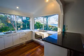 NICK'S PLACE - ON BEACH HOLIDAY HOUSE - Image 5