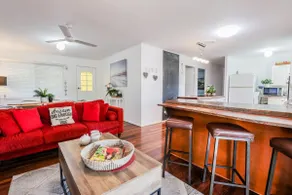 SUMMER SALT  holiday house - town center, walk to the beach - Image 2