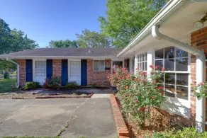 'The Ranger House' Columbus Home: Fenced Backyard - Image 2