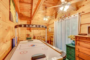 Large Mountain Creek! Cabin in Tellico Plains - Image 2