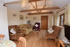 2 Bed in Nr Hailsham oc-sx912 - Image 2