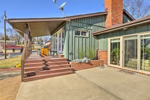 Charming Ohio River Home With Water Views & Porch! - Image 2