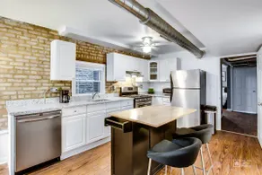 Loft-Like Wicker Park 2 Bed Condo Steps from CTA - Image 3