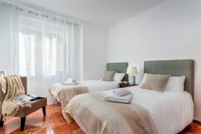 Genteel Home Ático Gran Capitán - Image 3