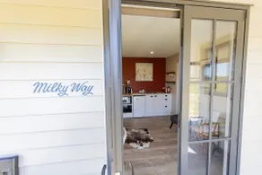 Galaxy Views · Pedalfish Cottages: Galaxy Views FREE WIFI - Image 2