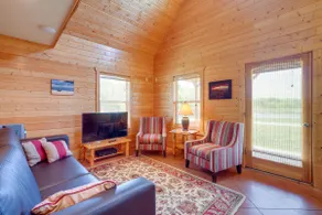 Lakefront Columbia Cabin w/ Porch & Shared Dock - Image 3