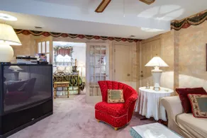 Large & Private Guest House Apt w/ Patio + Views! - Image 4