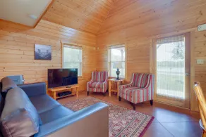 Cozy Columbia Cabin w/ Shared Lake Dock! - Image 5