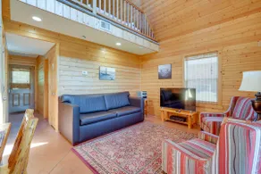Cozy Columbia Cabin w/ Shared Lake Dock! - Image 4
