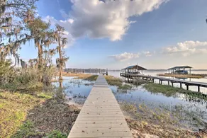20 Mi to UF Campus: Santa Fe Lake Escape w/ Dock! - Image 2