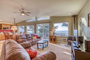 Pacific Ocean Blue: Coastal Retreat w/ Ocean Views - Image 3