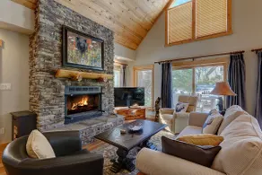 Sleepy Bear Cabin: Tranquil Mountain Cabin w/ Screened Porch in Wildwood Forest - Image 2