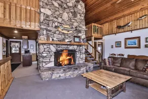 Perfect snowmobile base camp, bar right next - Image 2