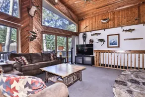 Perfect snowmobile base camp, bar right next - Image 4
