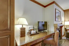 Stowebound: Spruce Peak studio w/ fireplace & a/c! - Image 3