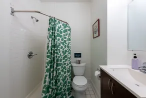 Quaint 1850s Garden District 1BR Flat w/Courtyard - Image 5