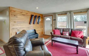 'Snowed Inn' Cozy Winterplace Ski-In/Ski-Out Cabin - Image 4