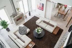 Modern & luxury villa w lake view - Image 2