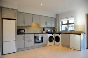 Number 53 Dingle: Holiday Home - Image 2