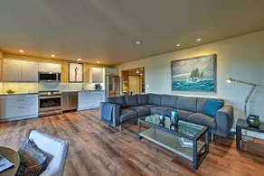 Airy Home Near Anacortes w/ San Juan de Fuca Views - Image 2