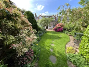 The Nest - Cosy Holiday Cottage - Image 2