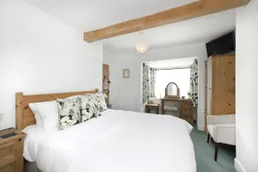 The Nest - Cosy Holiday Cottage - Image 3