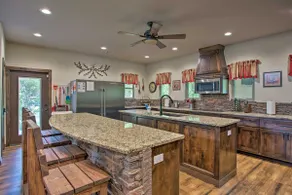 All-Encompassing Family Retreat Near Lake Texoma! - Image 5