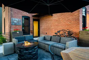 *Downtown Luxury + Outdoor Patio*~ Walk Everywhere - Image 2