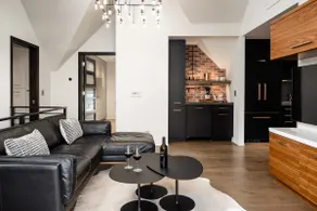 *Downtown Luxury + Outdoor Patio*~ Walk Everywhere - Image 4