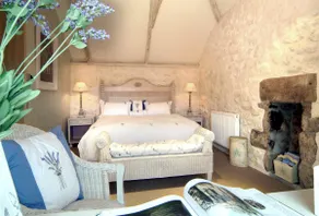 Genießen Sie während Ihres Aufenthalts im Bonython Farmhouse das 20 Hektar große Gelände des Bonython Estate. - Image 5