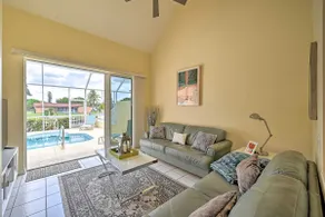 Lotissement Cape Coral avec piscine blindée et quai privé - Image 3