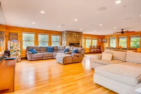 Deck For Entertaining: Belmont Group Getaway - Image 2
