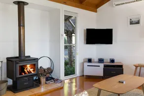 Windsong at Ravensbourne Escape 3 Bedrooms - Image 3