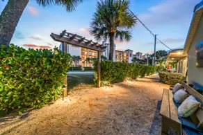 Gorgeous 1BR with Amazing Beach Access! - 314 - Image 2