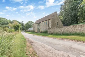 6 Ensuite Bedrooms Cotswold Barn  - Waterhead Barn - Image 5