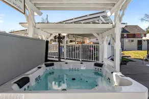 Bachelorette Oasis! Salt Pool & Spa! Enorm badtunna! - Image 2