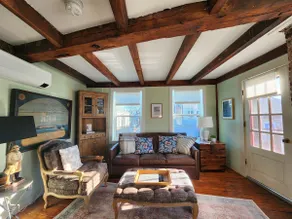 Captains Quarters- Coastal Retreat Walk To Beach - Image 2