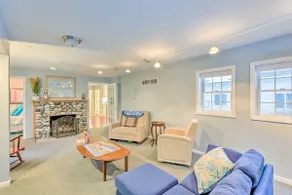 Beulah House - Skridt til Crystal Lake Beach! - Image 5