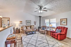 Walk to White River: Home w/ Deck in Flippin! - Image 5