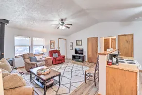 Walk to White River: Home w/ Deck in Flippin! - Image 4