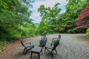 Sparrow Cottage | Charming Arts & Crafts Cottage with Grill, Fire Pit & Mountaintop Views! - Image 4