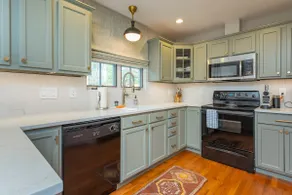 Sparrow Cottage | Charming Arts & Crafts Cottage with Grill, Fire Pit & Mountaintop Views! - Image 3