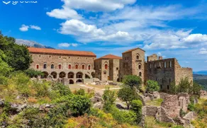 Elegant Stone Mansion in Historic Mystras - Image 3