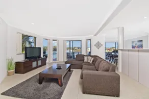 Golfinhos 2, 7 Commodore Crescent, - Image 3