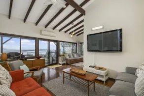 Barrels Beach House, 28 Dulconghi Street - Image 4