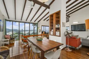 Barrels Beach House, 28 Dulconghi Street - Image 2