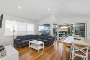 Beach Club 2, 5 Gowing Street - Image 5