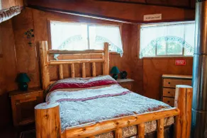 Tree House Tranquil-A-Tree Romantic/Hot Tub - Image 2
